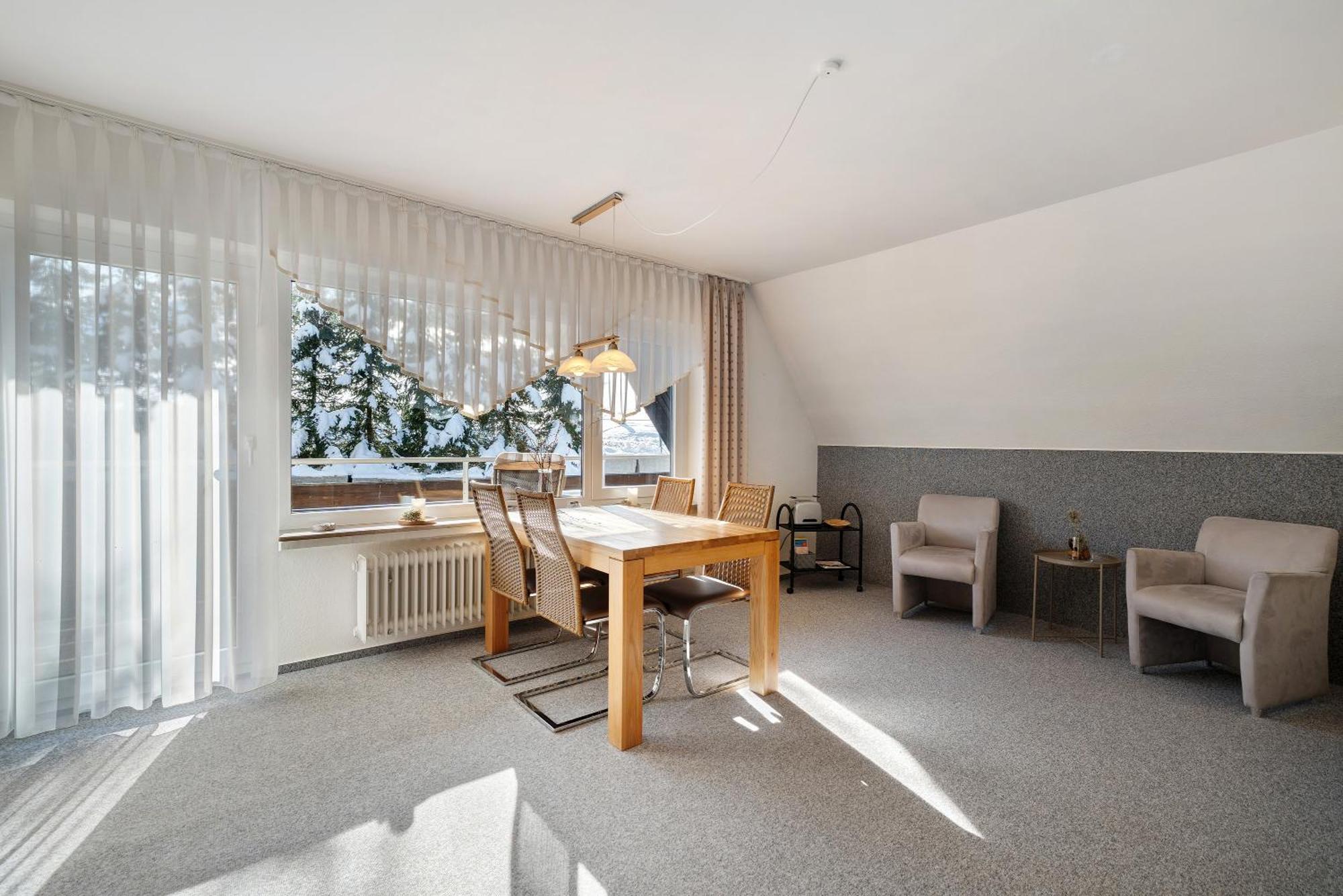 2 Wohnung, Mit Sonnenterasse Apartment
